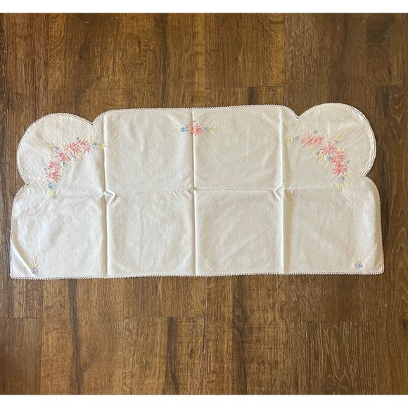 Vintage Set of 2 Hand-Embroidered Dresser Scarves Crochet Edge Pink Flowers - Picture 7 of 7